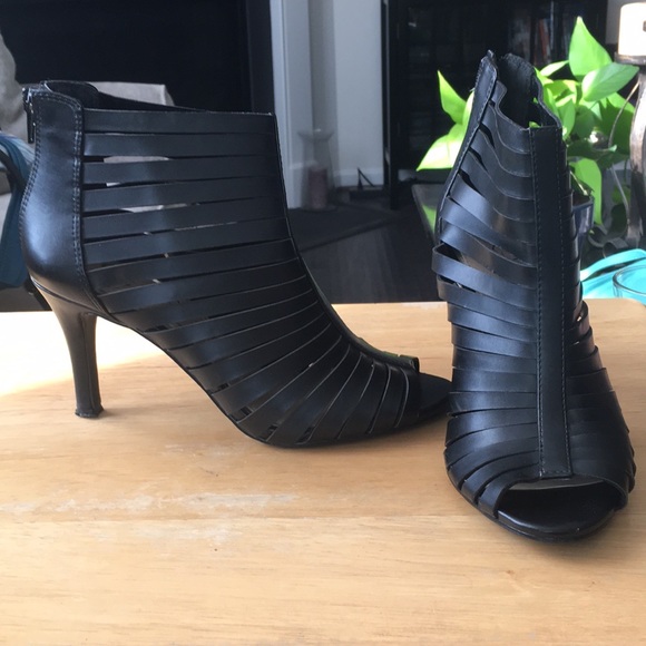 Jessica Simpson Shoes - Jessica Simpson Cage Heels